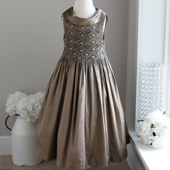 Girl's Silk Dress UNIQUE Smocked Bronze Embroidery Size 6/7 Special Occasion - Picture 2 of 7